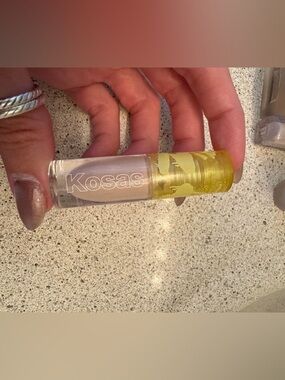 Kosas Mini Revealer Concealer